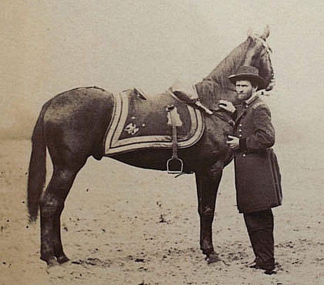 general-grant-and-horse-cincinnati-photo.jpg