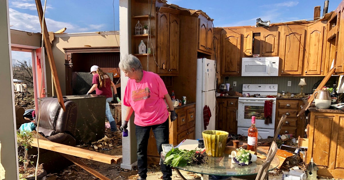 Alabama tornado kills 14yearold and injures dozens as it leaves a(01)