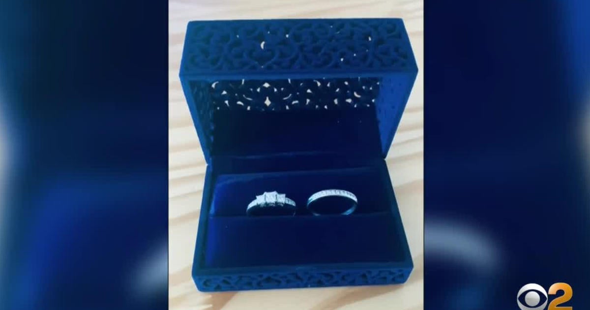 Recently Divorced Woman Accepting Submissions In Wedding Rings Giveaway 