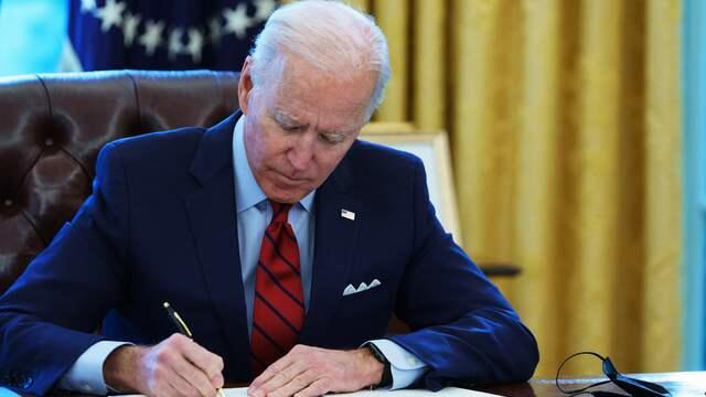 cbsn-fusion-pres-biden-signs-executive-orders-on-health-care-thumbnail-635146-640x360.jpg 