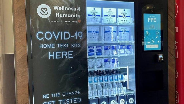 Oakland_Airport_COVID_test_kit_vending_machine_2021-2.jpg 