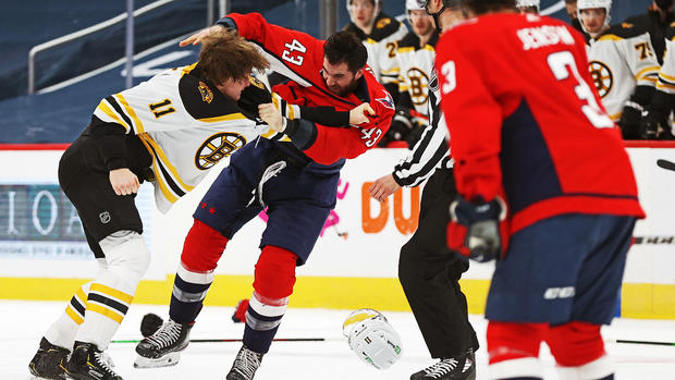 Trent Frederic fights Tom Wilson 