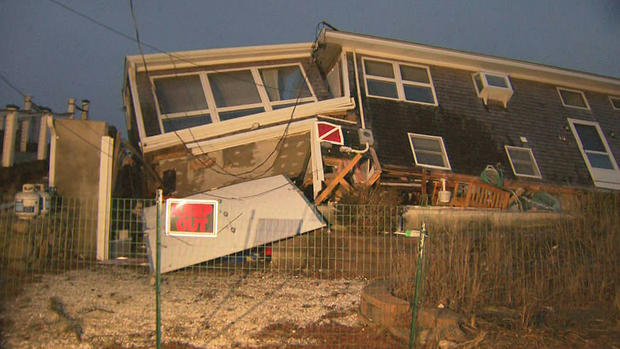 Sandwich house collapse 