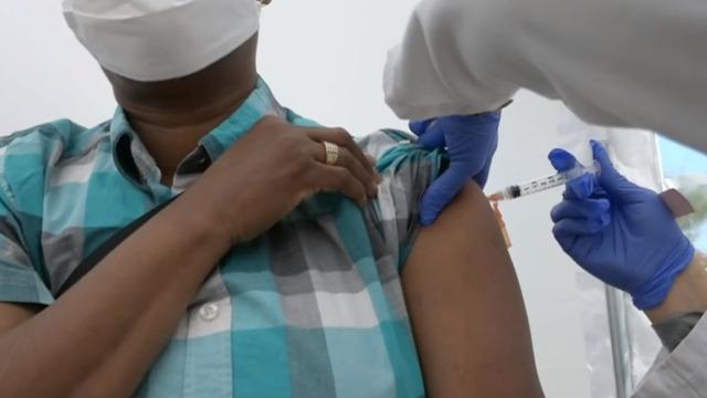 cbsn-fusion-south-los-angeles-hospital-removes-barriers-for-minority-communities-seeking-vaccine-thumbnail-638673-640x360.jpg 