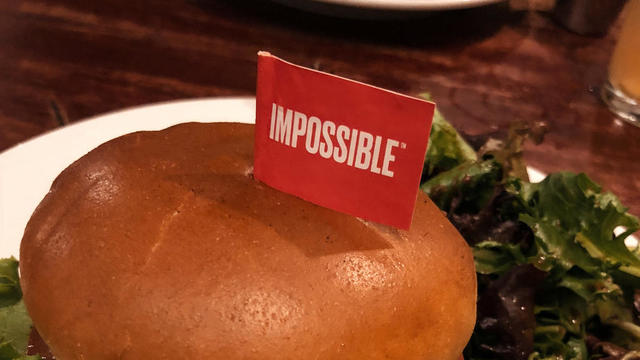 impossible-burger-at-hells-kitchen-minneapolis-vegan-meat-41303643735-57009-80576.jpg 