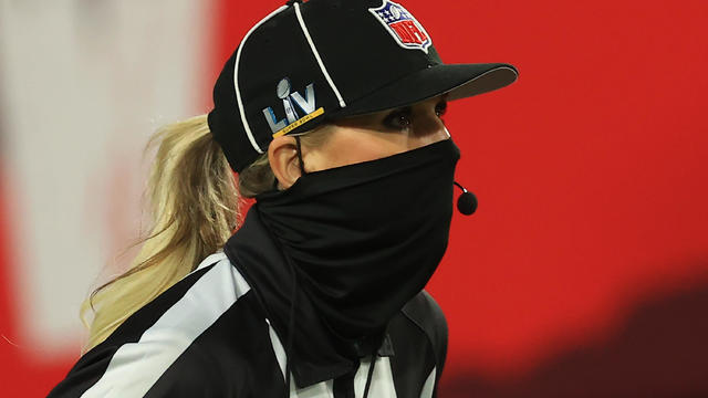 cbsn-fusion-sarah-thomas-becomes-first-woman-to-referee-a-super-bowl-thumbnail-643385-640x360.jpg 