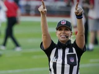 Super Bowl 2021: Sarah Thomas Will Be the First Woman to Referee the Big  Game