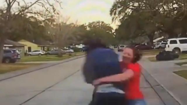 cbsn-fusion-texas-mom-tackles-suspect-accused-of-peeping-through-teen-daughters-window-thumbnail-645438-640x360.jpg 