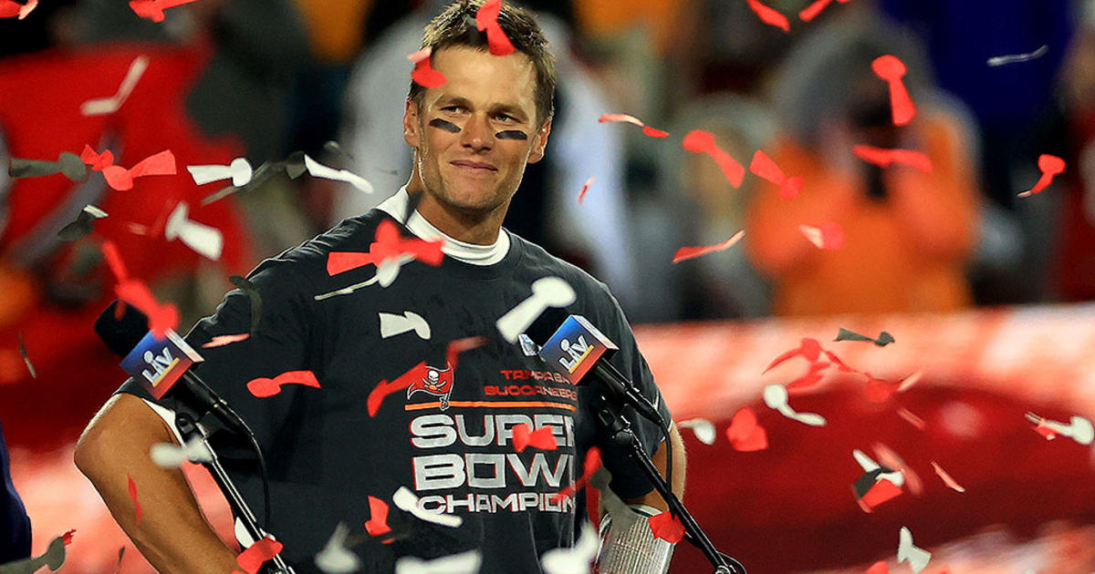 Despite reports, Tom Brady hasn't made up his mind on retirement