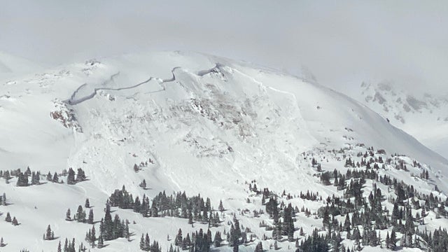 Avalanche-Danger-1-hillsides-fracture-from-leary.jpg 