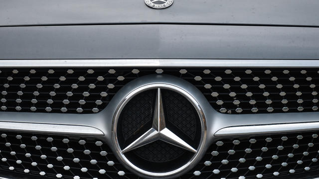 Mercedes-Benz-logo.jpg 