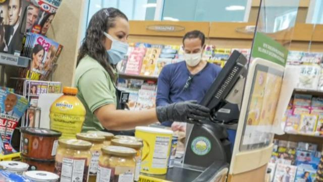 cbsn-fusion-grocery-union-demands-vaccine-access-hazard-pay-for-workers-thumbnail-651988-640x360.jpg 