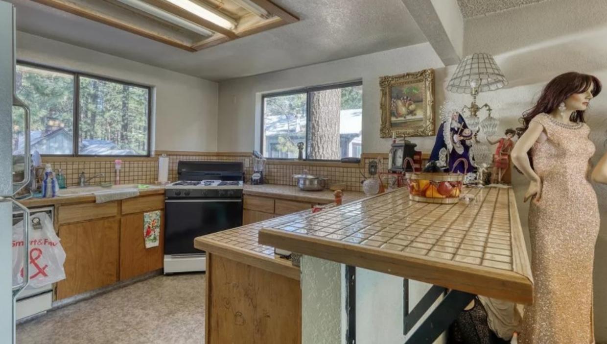 Tahoe Zillow Listing Featuring Dozens Of GlammedUp Mannequins Goes