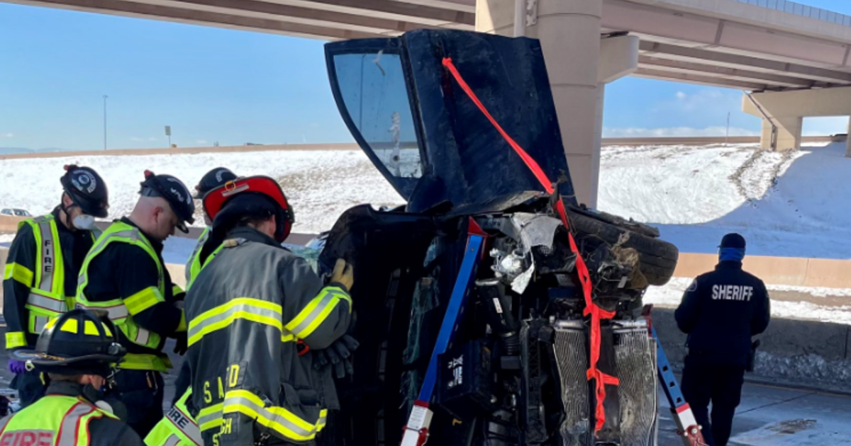 Car Falls From Overpass Onto I-25 - CBS Colorado