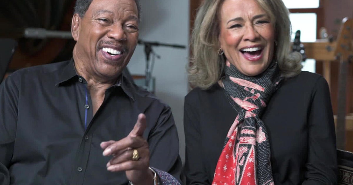 Marilyn McCoo and Billy Davis Jr. continue to let the sunshine in
