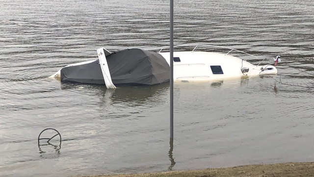 north shore sinking boat 