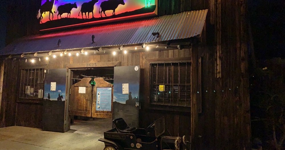 Judge orders burbank's tinhorn flats to close, denies city's request to shut off electricity