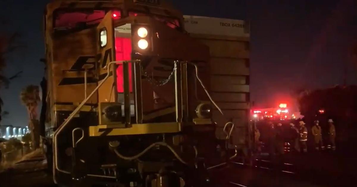 Railroad Worker Killed After 2 Freight Trains Converge In Buena Park Cbs Los Angeles 