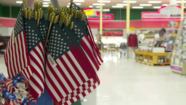 american-flags-at-point-roberts-store-620.jpg 