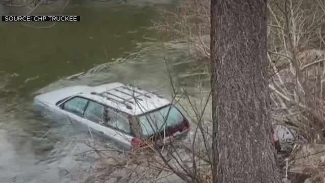 subaru-in-river-1.jpg 