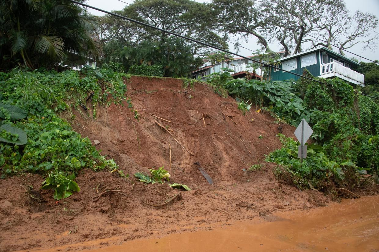 "Unprecedented" flooding in Hawaii prompts state of emergency CBS News