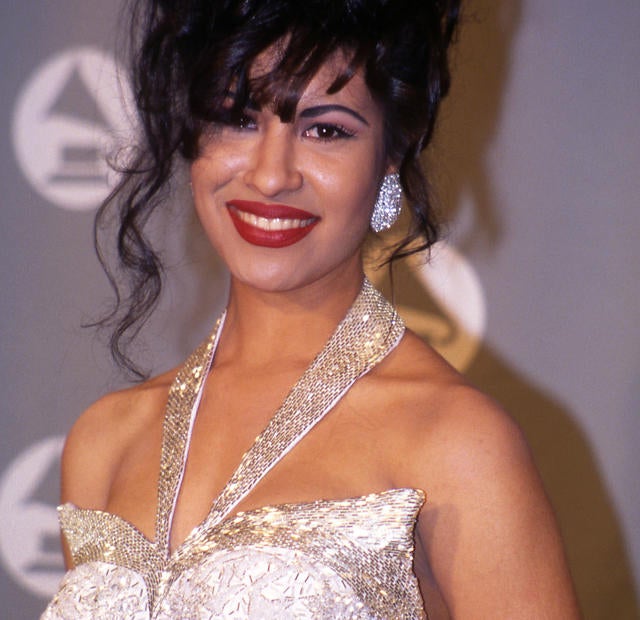 Selena Quintanilla weißes Outfit