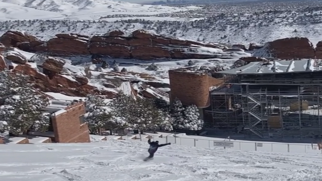 red-rocks-skier.png 