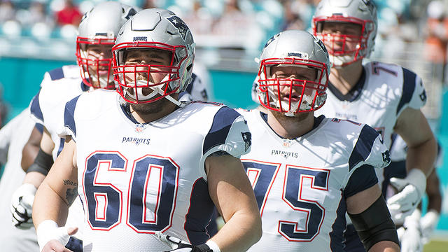 Miami Dolphins center Ted Karras returns to New England Patriots