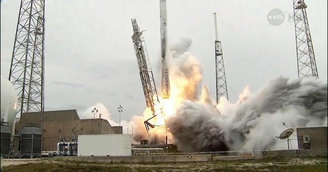 SpaceX launches cargo rocket to space station - CBS News