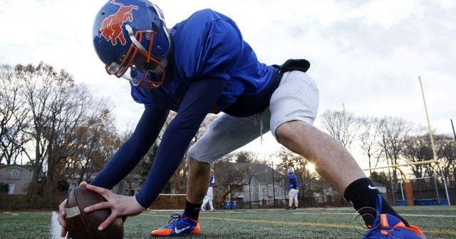 Legally blind football player earns spot at Tulane CBS News
