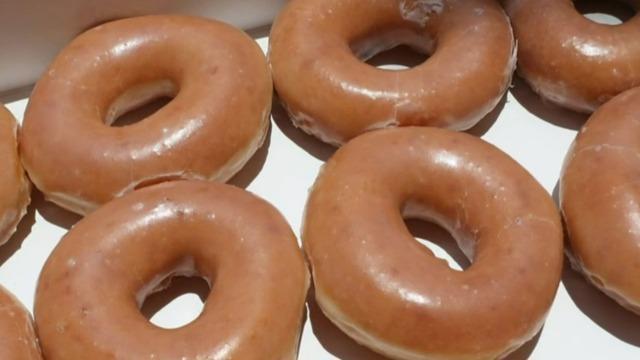 cbsn-fusion-krispy-kreme-free-doughnuts-covid-vaccine-thumbnail-674518-640x360.jpg 