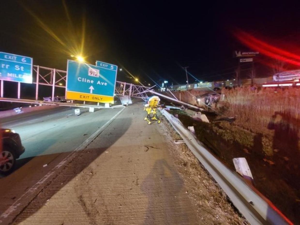 2 Injured, Sign Knocked Down In Gary, Indiana Crash On I-80/94 Near ...