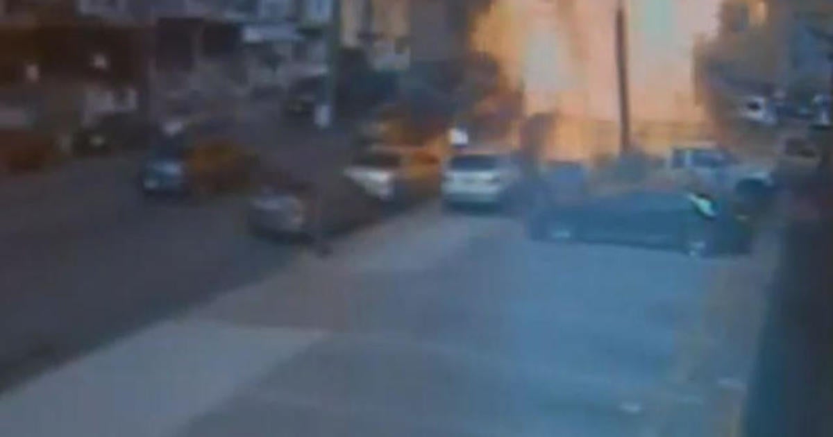 Philly food truck explodes - CBS News