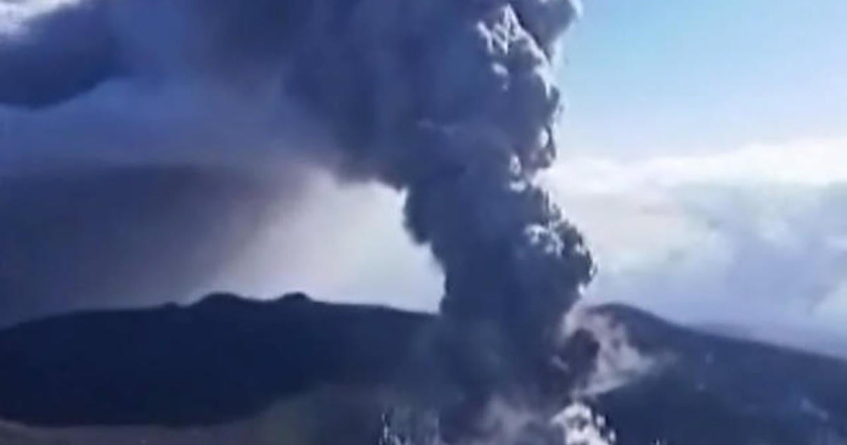 Iceland prepares for another possible volcanic eruption - CBS News