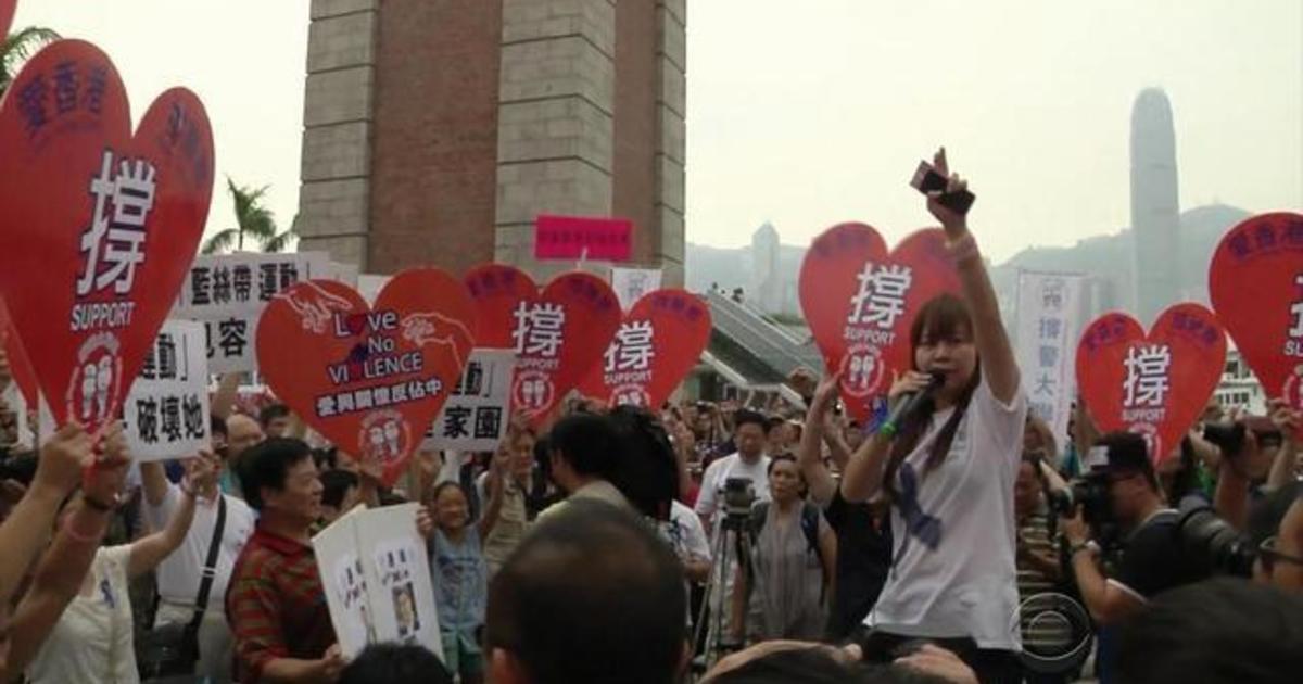 Chinese Police Crack Down On Pro-democracy Protesters - CBS News