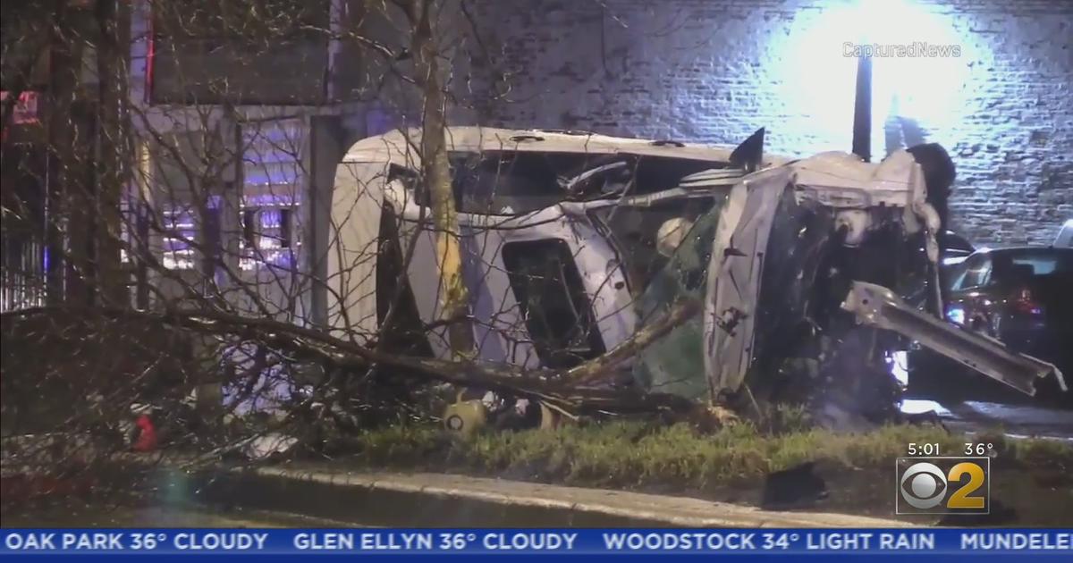 Chicago car crash today: Surveillance camera captures moments before car  split in half after 59th and Pulaski collision - ABC7 Chicago