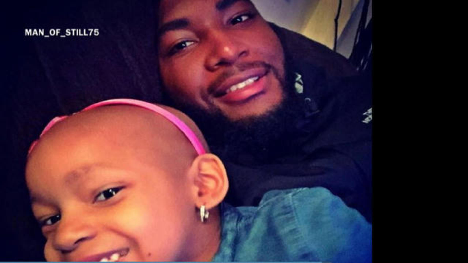 Devon Still's Daughter Gets Hugs at Dad's Big Bengals Game - ABC News