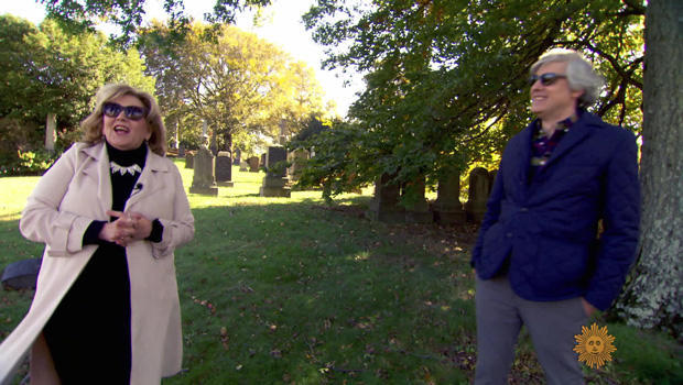 brenda-vaccaro-at-green-wood-cemetery-with-mo-rocca-620.jpg 