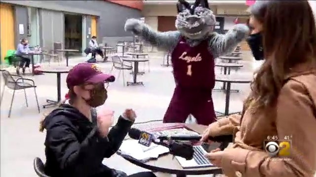 Loyola-Fans.jpg 