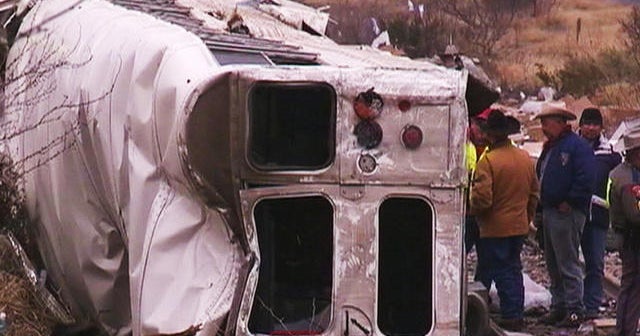 Investigation continues into Texas bus crash that killed 10 - CBS News