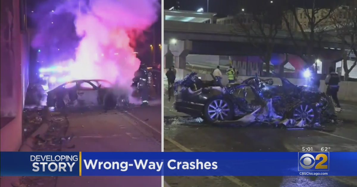 1 dead after multi-car crash on Chicago's Southwest Side - CBS Chicago