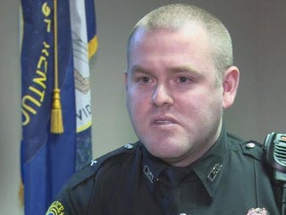 Cop responds to shoplifting report with help, not handcuffs - CBS News
