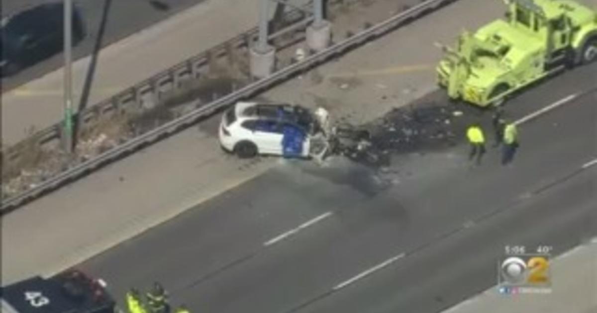 1 Dead, 2 Injured In Bishop Ford Crash Involving IDOT Truck - CBS Chicago