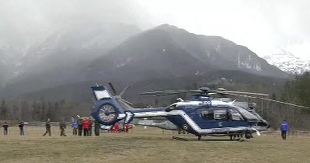 Rescuers comb Airbus crash site in French Alps - CBS News