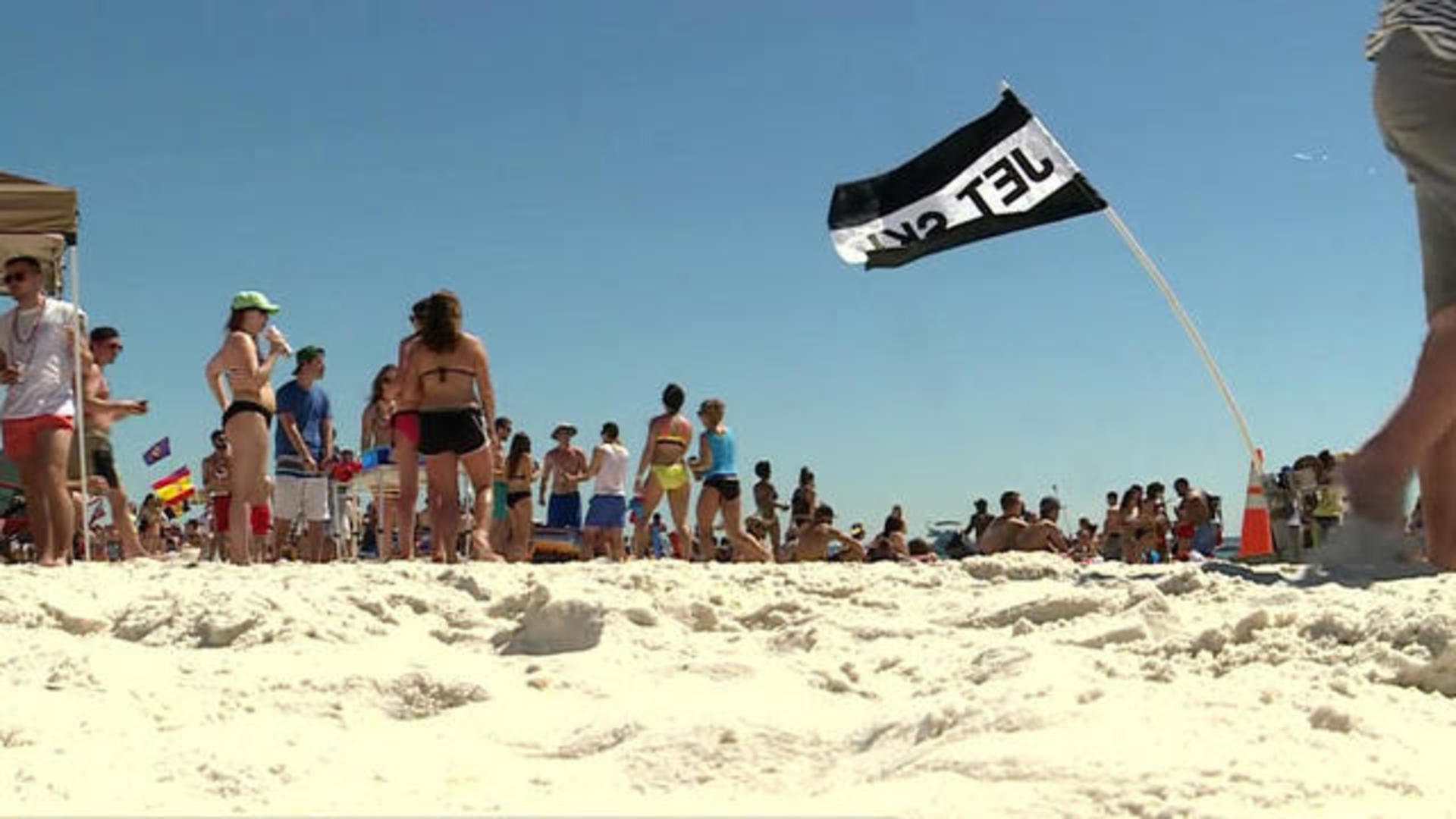 Video catches spring break rape on Florida beach; no one helps pic