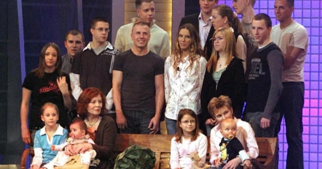 65-year-old German woman pregnant with quadruplets - CBS News