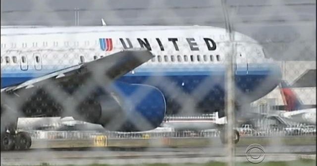Hacker claims to have controlled plane's flight controls from his seat ...