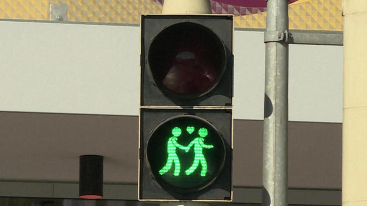 Red, green, gay, straight Vienna traffic signals get an update pic