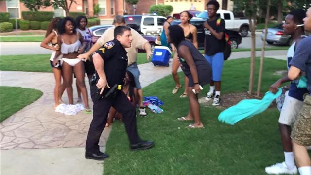 chiefadressespoolpartycop1-404798-640x360.jpg 