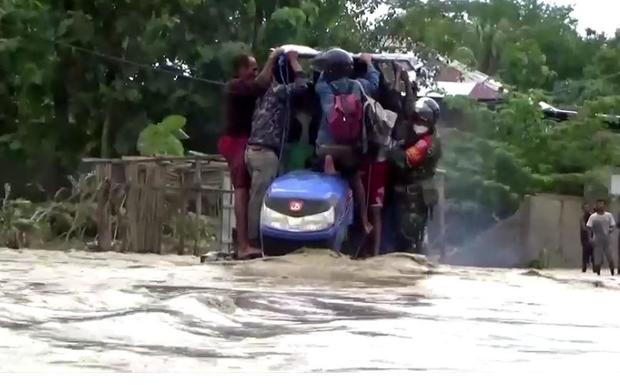 indonesia-cyclone-seroja-rescue.jpg 